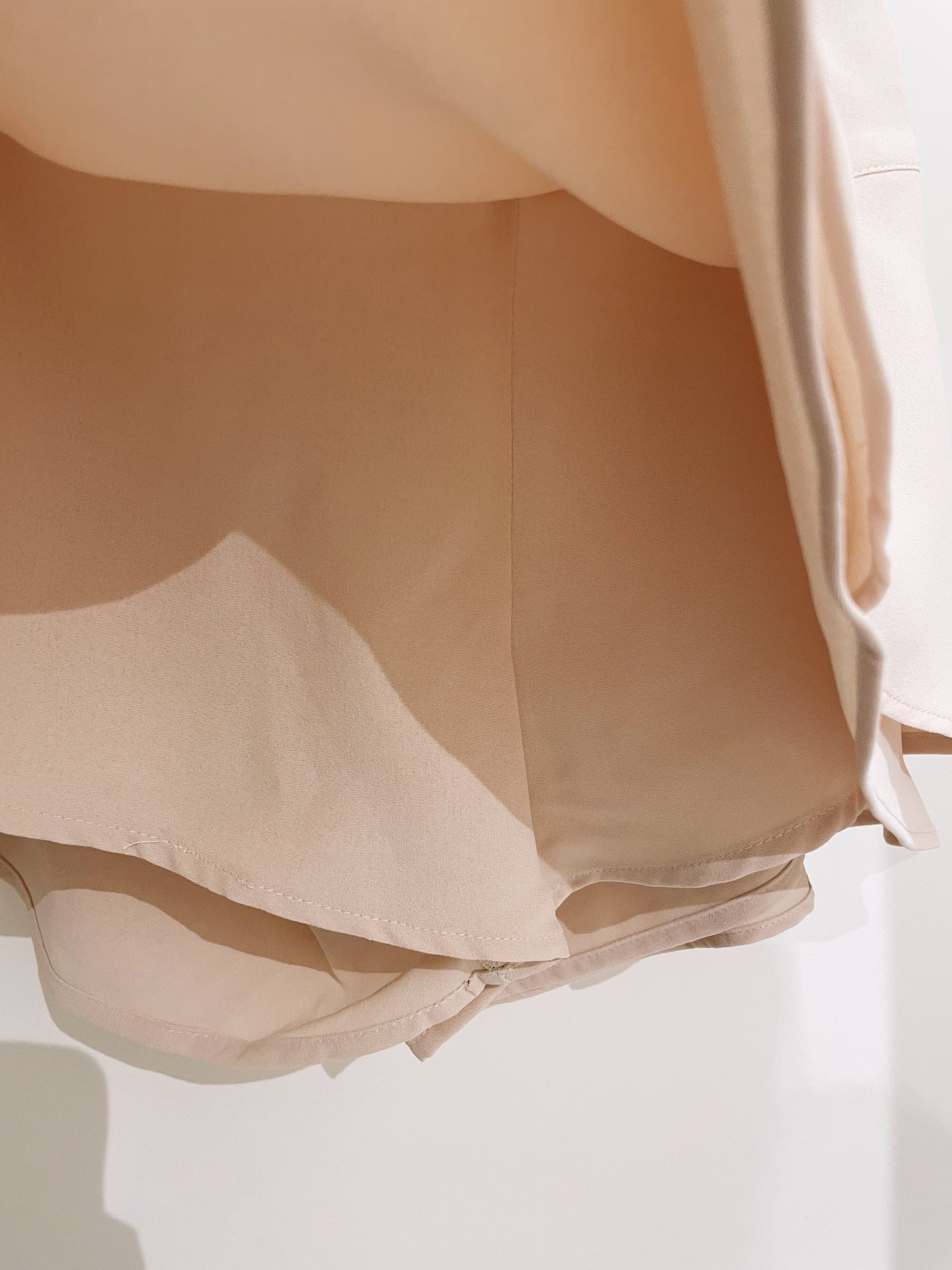 杏色雙層迷你褲裙