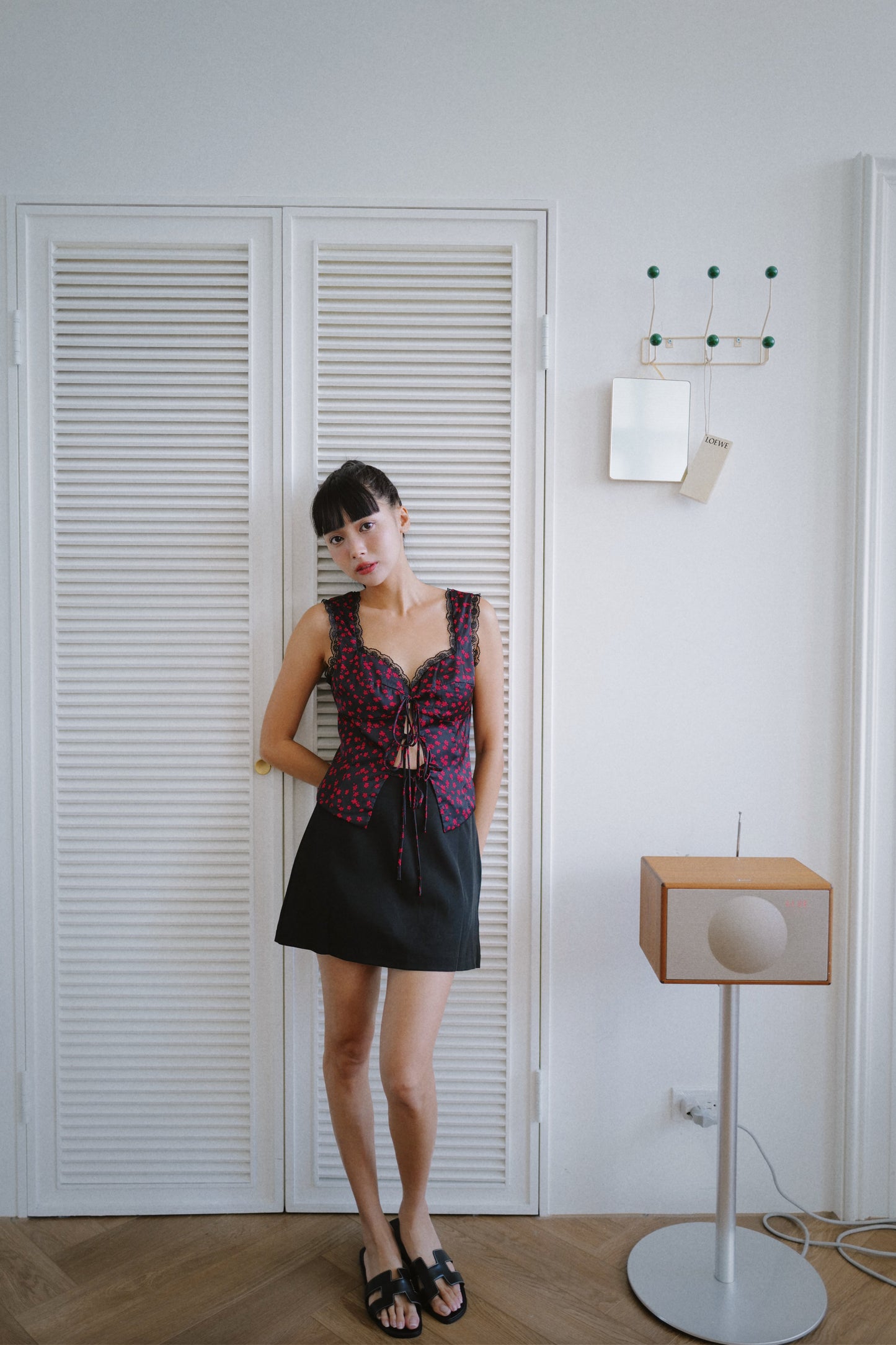 碎花寬肩帶桃心領綁結上衣