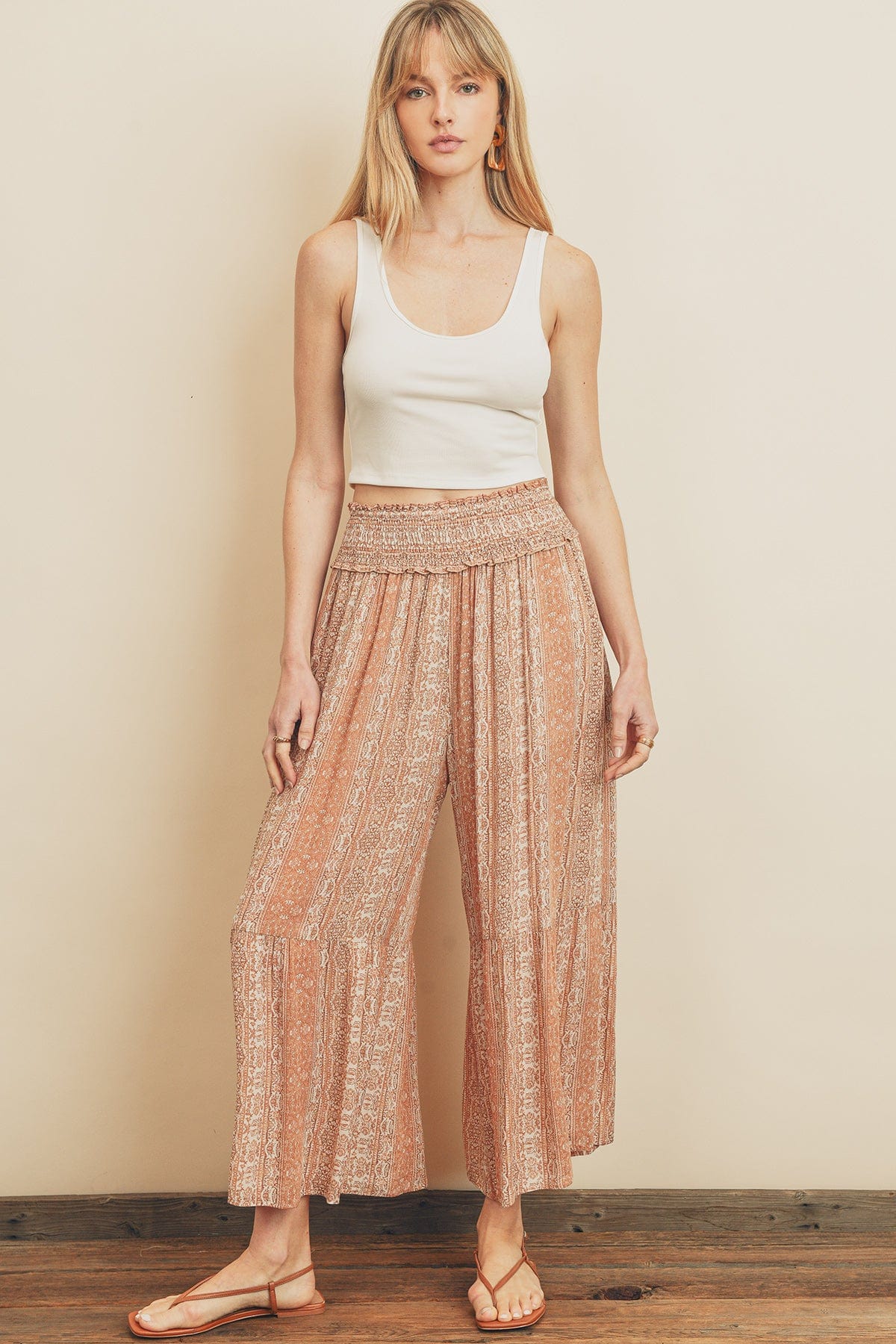 柔軟 U 領背心 兩色