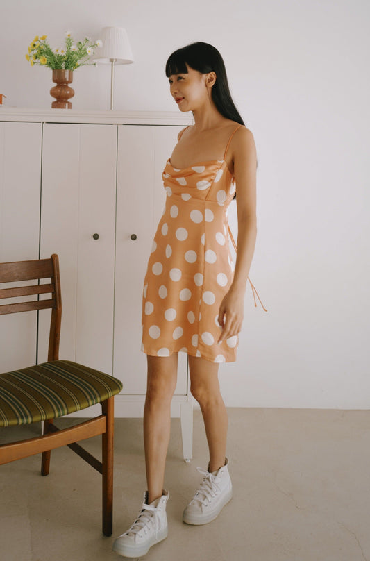 珊瑚橘波卡大圓點背後綁帶短洋裝
